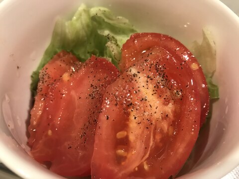 トマトレタスサラダ